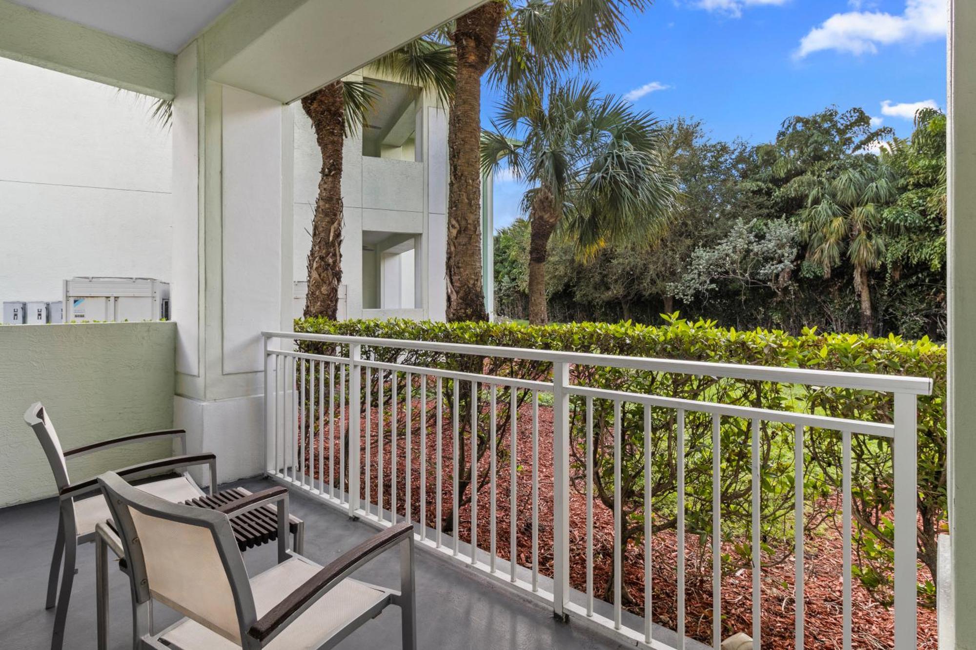 Отель Provident Doral At The Blue Экстерьер фото