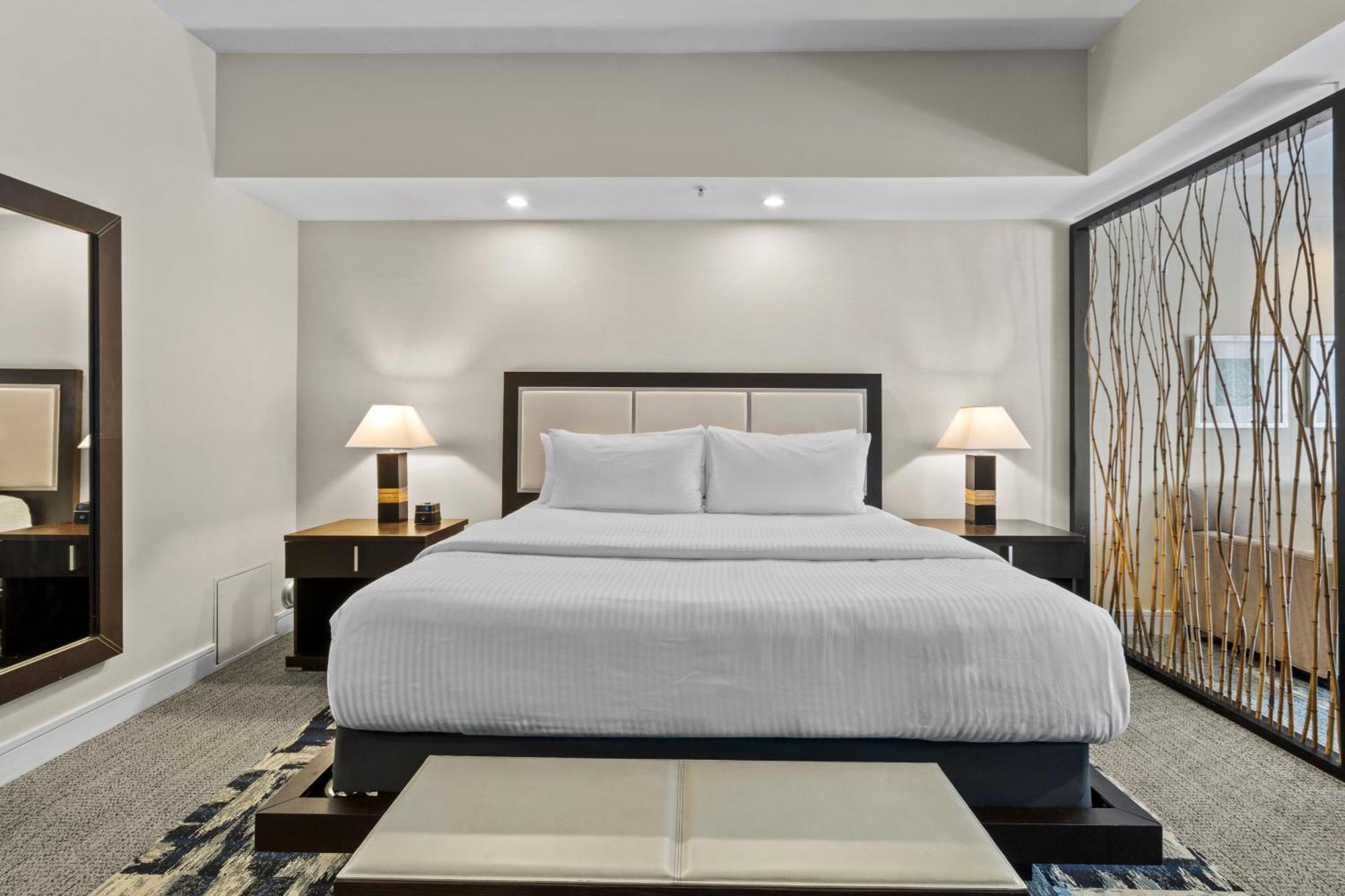 Отель Provident Doral At The Blue Экстерьер фото