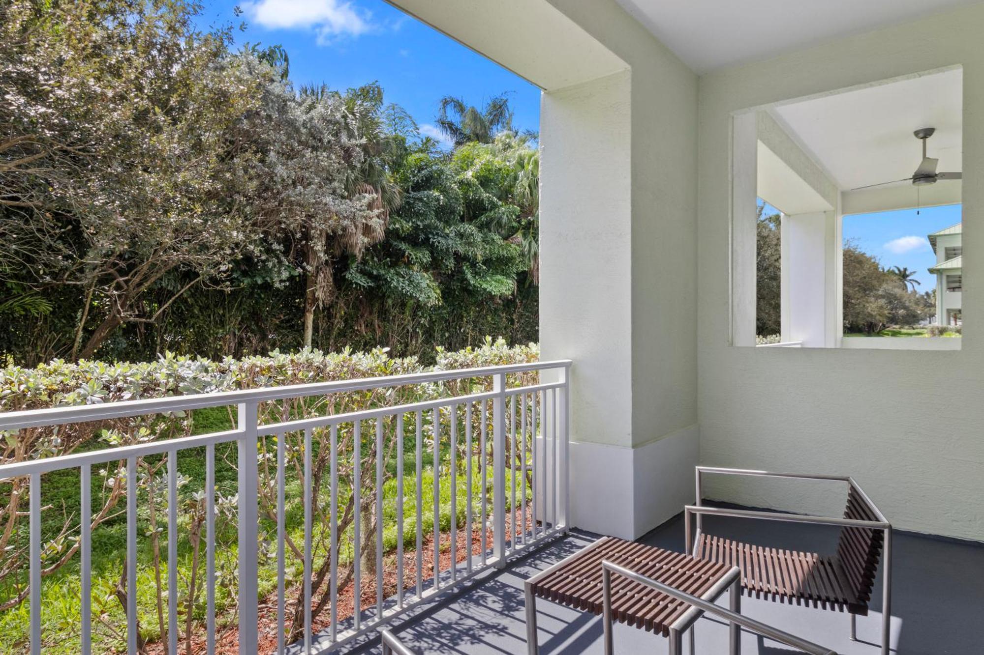 Отель Provident Doral At The Blue Экстерьер фото